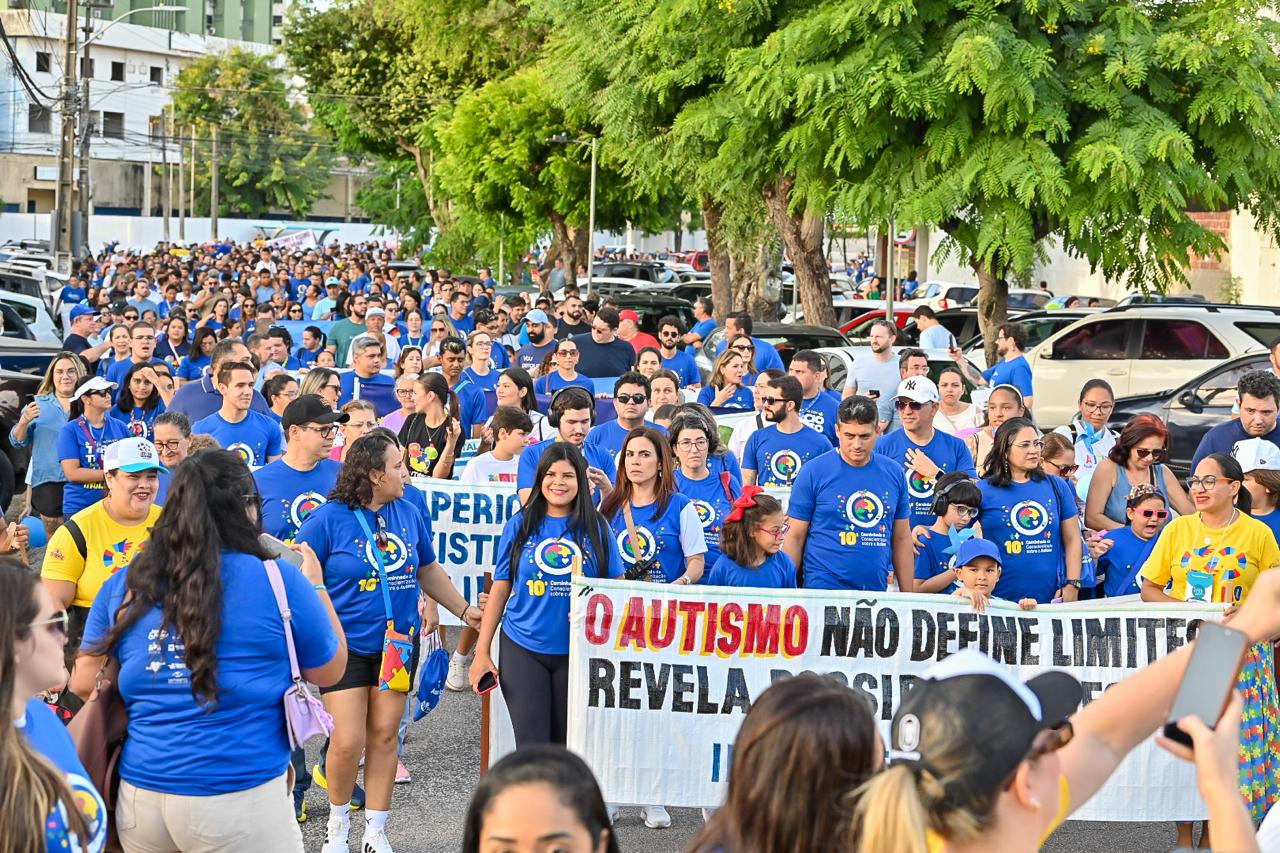 caminhada autismo.jpeg