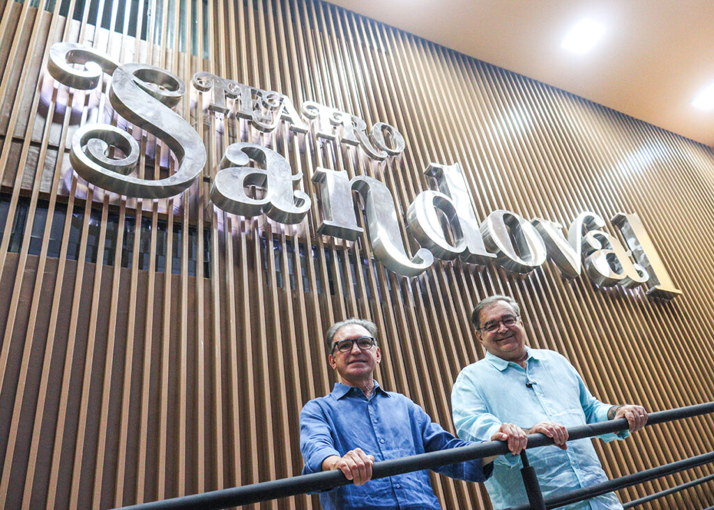 alvaro no teatro sandowal.jpg