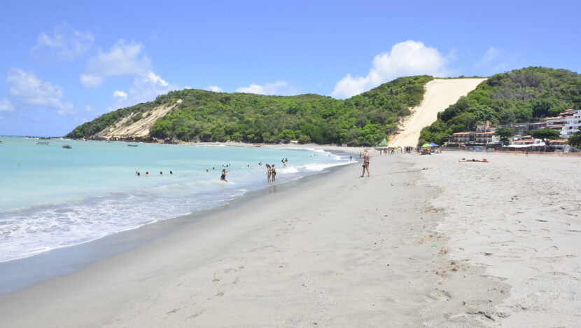 Engorda-Morro-do-Careca-Ponta-Negra-94-830x468.jpg